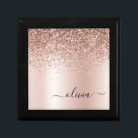 Caja De Regalo Oro Rosa - Nombre Metalizado del monograma del Pur<br><div class="desc">Oro Rosa - Purpurina de espuma metálica de Relieve metalizado de imitación rosada de Rubor Cepillado Monograma Metalizado Nombre Joyería Keepsake Box. Esto hace que la graduación perfecta, el cumpleaños, el boda, la ducha de novia, el aniversario, la ducha de bebé o la fiesta de soltera sea un regalo para...</div>