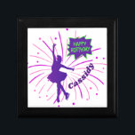 Caja De Regalo Patinaje artístico de cumpleaños feliz personaliza<br><div class="desc">Feliz cumpleaños,  patinaje artístico personalizado en rosa,  púrpura,  verde y blanco</div>