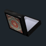Caja De Regalo Patrón persa oriental Joyería de madera Keepsake<br><div class="desc">Almacene sus tesoros preciosos con estilo con esta caja de joyas de madera, con un diseño retro persa en ricos tonos rojos, crema y azul. Inspirada en los clásicos patrones de alfombras persas, esta caja combina el encanto vintage con la funcionalidad moderna. Su robusta construcción de madera y su intrincado...</div>