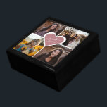 Caja De Regalo Personalizado Amigos Del Corazón Rosa Para Siempre<br><div class="desc">Crea un hermoso regalo para tus amigos. Personaliza fácilmente nuestra caja de regalo de fotos personalizado con 4 fotos y un corazón rosa con el texto 'Amigos para siempre' dentro.</div>