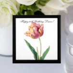 Caja De Regalo Personalizado(Texto) Color de la acuarela rosada y<br><div class="desc">Esta impresionante caja de regalo es la manera perfecta de mostrar a sus seres queridos lo mucho que les importa. La caja, inspirada en un cuadro de flores de acuarela de época, presenta un diseño elegante, atemporal y sofisticado. Puedes personalizar el texto para decir lo que quieras, haciéndolo el regalo...</div>