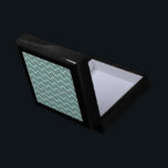 Caja De Regalo Personalizar este Verde azulado Purpurina ZigZag<br><div class="desc">El diseño de zigzag verde azulado de dos tonos, realzado con placas de relleno purpurina, está verde azulado con un contorno metálico de oro. Estamos celebrando las nuevas tendencias de color de 2013 con esta elección de color - Hemos dejado todas las imágenes usadas en este personalizable de diseño -...</div>