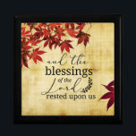 Caja De Regalo PSALM 90:17 Bendiciones del Señor recobradas sobre<br><div class="desc">La inspiradora caja de regalo de madera representa una rama de hermosas hojas de arce japonesas rojas con un fondo de papel pergamino. Presenta una porción del Salmo Verso de la Biblia 90:17,  "Y las bendiciones del Señor descansaron sobre nosotros".</div>