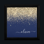 Caja De Regalo Purpurina azul de la marina de oro guión Monograma<br><div class="desc">Guión de Purpurina de espuma azul y oro Monograma Nombre joyería Keepsake Box. Esto hace que la graduación perfecta, el cumpleaños, el boda, la ducha de novia, el aniversario, la ducha de bebé o la fiesta de soltera sea un regalo para alguien que ama el lujo glam y los estilos...</div>