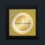 Caja De Regalo Purpurina de oro y espumoso Monograma negro recién<br><div class="desc">Purpurina de oro personalizado (impreso) Diseño monogramado con nombres de novias y novios y fecha boda y efecto sombrío. Hace un gran regalo para los recién casados. Ideal para tu habitación como divertido complemento decorativo de tu habitación. Personalizar con sus nombres,  fecha inicial de monograma y fecha de boda.</div>