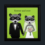 Caja De Regalo Raccoons Boda Bride y Groom con texto Personalizad<br><div class="desc">Placa,  Cuaderno,  Mug:</div>