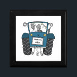 Caja De Regalo Regalo de boda de campo del Tractor Azul personali<br><div class="desc">Un regalo de boda de granja de tractores que puede ser personalizado con los nombres de la pareja. Si desea cambiar el tamaño o el tipo de letra de los nombres, haga clic en el botón de edición para ver más personalizares. El embalaje en el tractor está en una crema...</div>