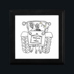 Caja De Regalo Regalo de boda de país de Tractor personalizado<br><div class="desc">Un regalo de boda de granja de tractores que puede ser personalizado con los nombres de la pareja. Si desea cambiar el tamaño o el tipo de letra de los nombres, haga clic en el botón de edición para ver más personalizares. El embalaje en el tractor está en una crema...</div>