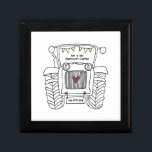Caja De Regalo Regalo de boda de país de Tractor personalizado<br><div class="desc">Un regalo de boda de granja de tractores que puede ser personalizado. Si desea cambiar el tamaño o el tipo de letra,  haga clic en el botón de edición para personalizar. El embalaje en el tractor está en una crema sutil y blanco.</div>