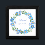 Caja De Regalo Regalo de fiesta de boda floral amarilla monograma<br><div class="desc">Monograma esta encantadora caja de regalo de joyas de flores azules y amarillas para tu fiesta nupcial y la madre de la novia así como la madre del novio.</div>