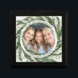 Caja De Regalo Regalo de fotos botánico elegante de color de agua<br><div class="desc">Acuarela fue un regalo botánico elegante de fotos eucalipto. El texto de la abuela puede ser personalizado para decir a mamá,  papá,  abuelo,  hermano,  tío,  hermana,  tía,  cachorro,  abuela cualquier texto de su elección. Un diseño elegante e impresionante.</div>