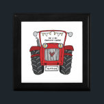 Caja De Regalo Regalo personalizado de boda de país del Tractor R<br><div class="desc">Un regalo de boda de granja de tractores que puede ser personalizado. Si desea cambiar el tamaño o el tipo de letra,  haga clic en el botón de edición para personalizar. El embalaje en el tractor está en una crema sutil y blanco.</div>