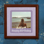 Caja De Regalo Regalos fotográficos personalizados para violeta d<br><div class="desc">Desenvuelva la magia de los recuerdos con nuestro Personalizado de Regalos Fotográficos para la caja de regalo Violeta de 21 años, un tesoro personalizado diseñado exclusivamente para jóvenes y notables. Esta caja de regalo no es sólo un embalaje; es un barco para tus momentos preciados, que mezcla el encanto moderno...</div>