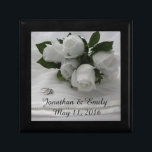 Caja De Regalo Rosas blancos<br><div class="desc">Reserva elegante del boda la fecha</div>