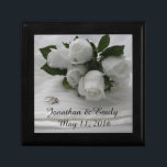 Caja De Regalo Rosas blancos<br><div class="desc">Reserva elegante del boda la fecha</div>