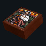 Caja De Regalo San José reza por nosotros - vidriera manchada<br><div class="desc">Fotografía de una hermosa vidriera de San José,  que ahora es de "dominio público". Algunos de los productos con esta foto también dicen "San José,  recen por nosotros". No dude en cambiar los colores de fondo y/o añadir sus propias palabras a través de las herramientas de personalización.</div>