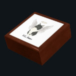 Caja De Regalo Tuxedo Ragamuffin Simpatía de gato medio doméstico<br><div class="desc">Hay algunos que traen una luz tan grande al mundo, que aun después de que se hayan ido, su luz permanece. Deje que una dulce caja de conservas traiga consuelo a su pesado corazón mientras se toma un momento para recordar a su amado gato doméstico de pelo medio y negro....</div>