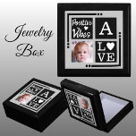 Caja De Regalo Vibes positivas agregan foto gris negro inicial<br><div class="desc">Guarda joyería / caja de regalo de joyería. Personaliza con una foto inicial. Vibes positivas / Amor,  con un corazón de amor y los colores negro,  gris y blanco.</div>