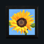 Caja De Regalo Yellow Sunflower Gift Box Summer Blue Sky<br><div class="desc">Cajas de regalo con girasol amarillo contra el sol en el cielo azul - Día de verano - naturaleza de la flor fotográfica - También puede personalizar - Elegir / Añadir su foto única - Imagen / Texto - Nombre / Color / Fuente / Tamaño / más - Hacer su...</div>