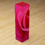 Caja de Rosa Romántica Personalizada de la Caja de<br><div class="desc">Caja de Vino Rosa Rojo Caja de Rosa de Fuchsia Personalizada Boxes Boxes Boxes Bolas de Rosa de invierno Keepsakes caja de rosa roja clásica Tu nombre aquí Cajas de Vino Regalo Cajas de Vino Personalizable Recuerdos Rosas para hombres, mujeres, niños, Chicas Haga clic en "Personalizar" para añadir más textos...</div>