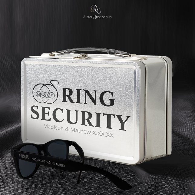 Caja de seguridad del portador de anillo (Every top agent needs the right gear! This security case pairs with signature monogram sunglasses.)
