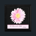 Caja de Trinquete de Aniversario de la Flor Rosa G<br><div class="desc">Esta caja de joyas de personalizable tiene una suave flor de margarita rosa y amarilla, y la frase "Tener y aguantar... siempre", lo que lo convertiría en una caja de regalo ideal para el aniversario de un boda para guardar un regalo sorpresivo, o que fuera el regalo mismo para que...</div>
