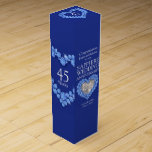 Caja de vinos con fotos de piedras de espuma boda<br><div class="desc">45.º regalo de Aniversario de Sapphire caja de vino o licores. Hermosos zafiros en corazones azul con plantilla de piedra fotográfica Sapphire Boda Aniversario envase de caja de vinos. Personalizar con el nombre de su destinatario o detalles de su familia y foto. El año del 45 aniversario está tradicionalmente asociado...</div>