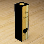 Caja negra de oro del vino del boda del corazón<br><div class="desc">Diseño geométrico de oro,  corazón negro,  nombres de los pares y fecha en la caja metálica del vino del oro negro</div>