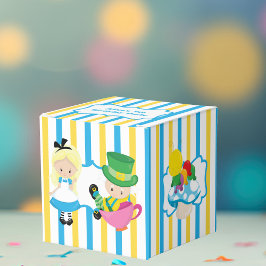 Caja Para Regalos Alicia de niños amables en la fiesta de cumpleaños