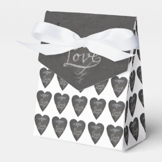 Caja Para Regalos Amor y Corazón en Pizarra de Tiza