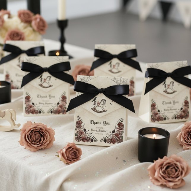 Caja Para Regalos Baby Shower de Halloween de Halloween de Caballos  (Elegant Gothic Baby Shower Favor Box. Hand Drawn Victorian Rocking Horse, Pink Roses, Black Raven)