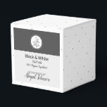 Caja Para Regalos Baño y embalaje corporal caseros | Blanco y negro<br><div class="desc">Para sus exfoliaciones de azúcar caseras y hechas a mano, lociones, cremas, mantequilla corporal y jabones, personalizar esta caja para acomodar su receta. Personalizable completo, para que pueda ser usado para cualquier aroma o sabor — y no solamente baño y regalos corporales. Hemos creado estas cajas de regalo en blanco...</div>