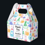 Caja Para Regalos Beakers and Flask Fun Science Pattern Cumpleaños<br><div class="desc">Pequeña caja de favores con un patrón divertido y colorido. Los investigadores científicos vivirán con vasos y frascos de diferentes formas y tamaños en colores alegres y brillantes.</div>