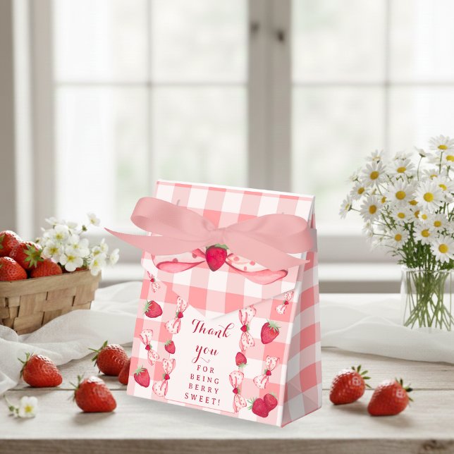 Caja Para Regalos Berry First Birthday Red Gingham Bows Square (Berry First Birthday Red Gingham Bows Square Favor Boxes-Tent 4x2x5)