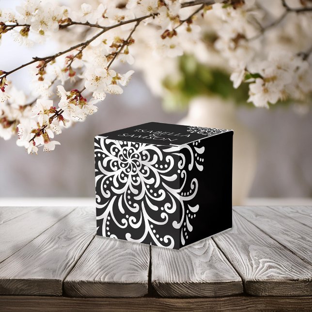 Caja Para Regalos Blanco caprichoso sobre el Boda florido negro (Subido por el creador)