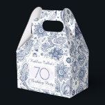 Caja Para Regalos Blue Vintage 70th Birthday Gracias Favor Box<br><div class="desc">Hermoso y elegante patrón vintage de flores azules sobre fondo pálido. Sofisticado y femenino cumpleaños número 70 Gracias caja de favores con textos de personalizable en cuadrado blanco forma ovalada gris y sólo forma ovalada en la parte posterior por Gracias. Puede cambiar fácilmente textos (fuente, tamaño, color y posición) y...</div>
