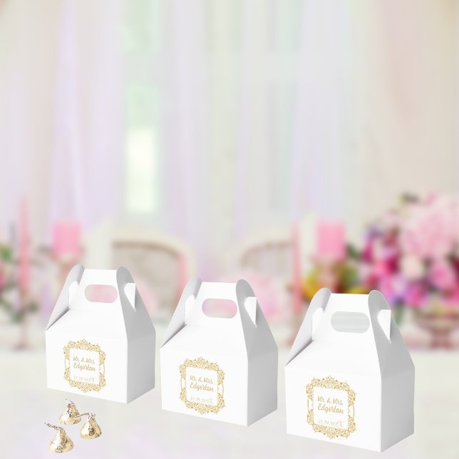 Caja Para Regalos Boda de marco dorado de origen personalizado (These elegant favor boxes look great with a variety of wedding themes!)