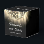 Caja Para Regalos Bola Disco de la Fiesta de los Años 70 del Oro 60<br><div class="desc">Haga que sus huéspedes se sientan como estrellas de la discoteca con nuestra caja de favoritas Disco Ball Party 70's Gold 60th Birthday Party. Estas cajas de favores son la manera perfecta de enviar a sus amigos y familia a casa con un toque de nostalgia de los años 70 después...</div>
