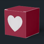 Caja Para Regalos Borgoña<br><div class="desc">El burgundy es un color intenso y profundo que combina el rojo oscuro con tonos subyacentes de púrpura y a veces marrón. A menudo se describe como sofisticado,  lujoso y cálido,  similar al color del vino tinto de la región de Borgoña en Francia.</div>