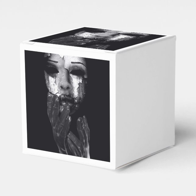 Caja Para Regalos Caer en mi máscara (Costado Anverso)