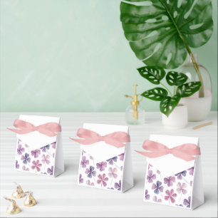 Caja Para Regalos “Caja de Favor Floral – Diseño de Trébol Rosa y Pú