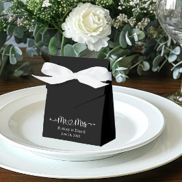 Caja Para Regalos Calligraphy Heart Mr. y la Sra. Boda Black