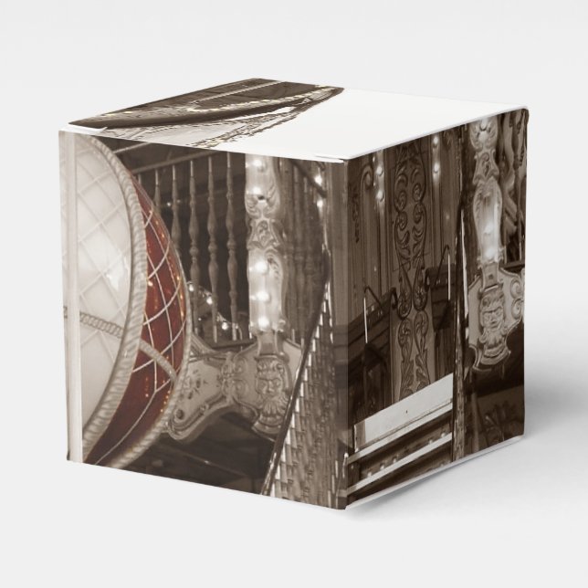Caja Para Regalos Cargo de París (Costado Anverso)