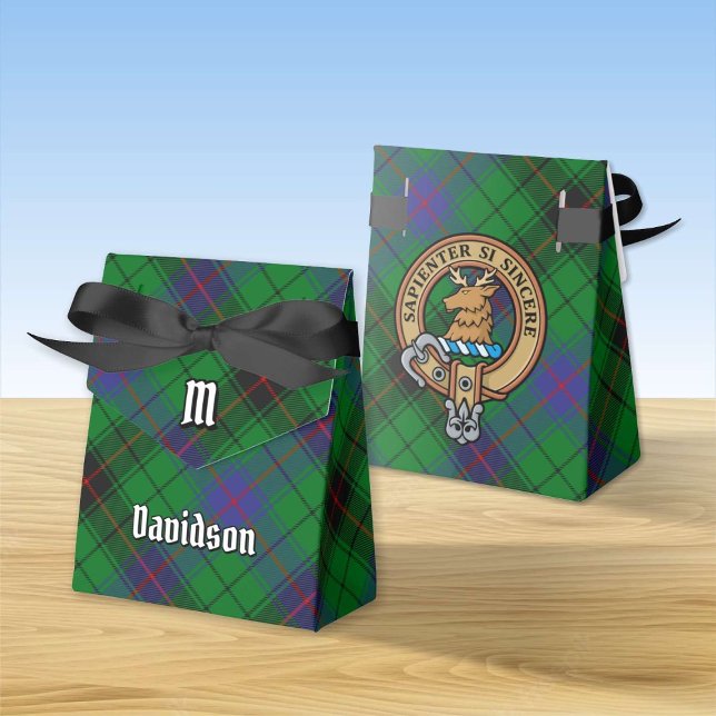 Caja Para Regalos Clan Davidson Escudo sobre Tartán (Subido por el creador)