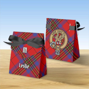 Caja Para Regalos Clan Leslie Escudo sobre Red Tartán