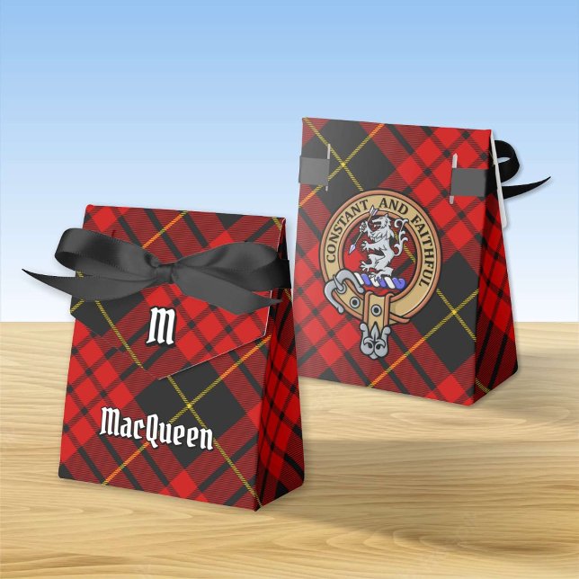 Caja Para Regalos Clan MacQueen Crest sobre Tartán (Subido por el creador)