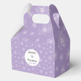 Caja Para Regalos Color púrpura claro y peonías blancas.