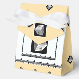 Caja Para Regalos Cubo piramidal Crema blanca negra