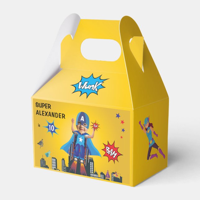 Caja Para Regalos Cumpleaños de la inhabilitada Superheroína de vuel (Front Side)