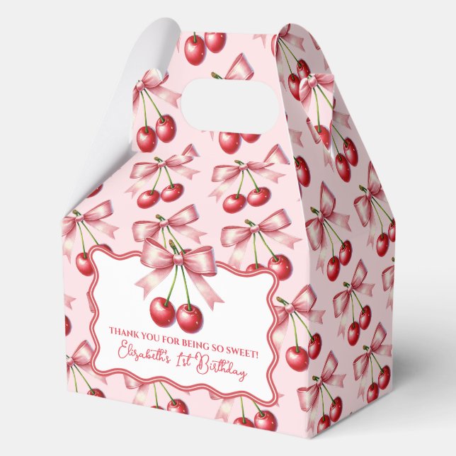 Caja Para Regalos Cumpleaños número 1 rosa femenino Coquette Cherry (Anverso)